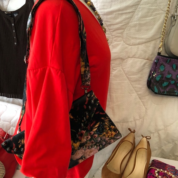 MASSINI balloon sleeve top - Picture 5 of 7